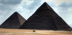 Die Pyramiden von Giza (Giseh): Das letzte Weltwunder der Antike steht in Ägypten in der Nähe von Kairo. Foto: www.nikkiundmichi.de