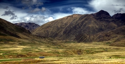 Das Altiplano: Andenpanorama in Peru.